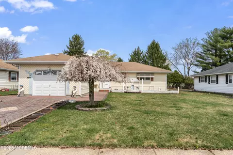 555 Jamaica Blvd, Toms River, NJ 08757