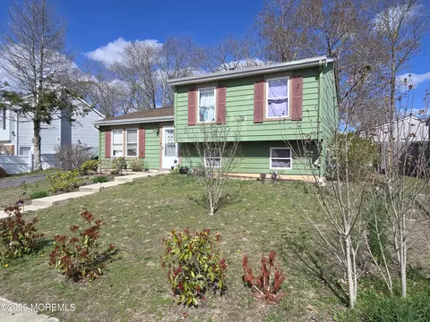72 Village Dr, Barnegat, NJ 08005