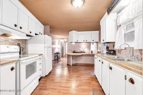 7 Tern Ct, Whiting, NJ 08759 photo 4