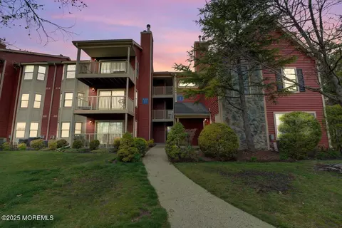 79 Crosspointe Dr #79, East Brunswick, NJ 08816