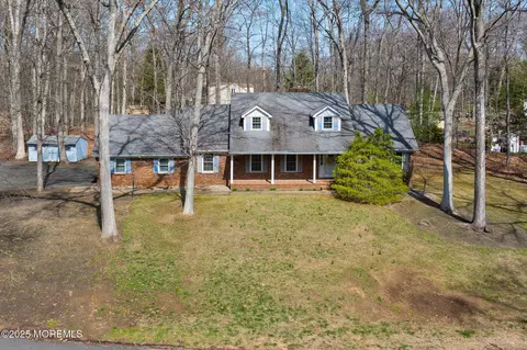 4 Lee Ct, Wrightstown, NJ 08562