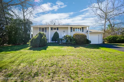 33 Salem Hill Rd, Howell, NJ 07731