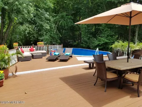 11 Ash Rd, Jackson, NJ 08527