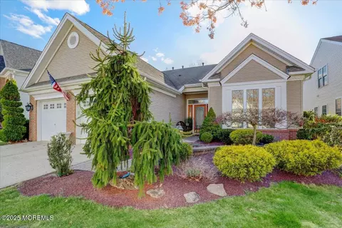 36 Sawgrass St, Jackson, NJ 08527