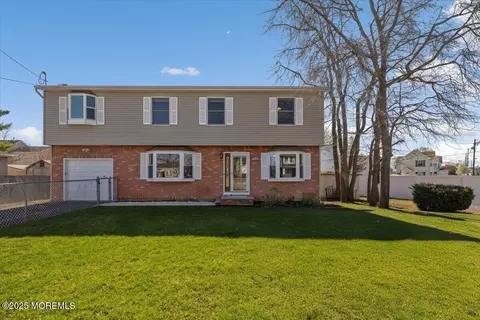 1132 Florence Ave, Union Beach, NJ 07735