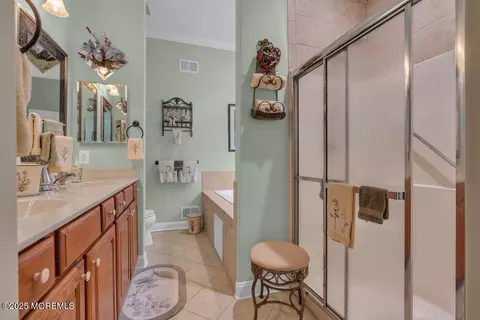 Bath - 36 Pancoast Rd, Waretown, NJ 08758 photo 4 of 7