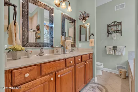 Bath - 36 Pancoast Rd, Waretown, NJ 08758 photo 3 of 7