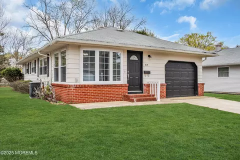 615 Jamaica Blvd, Toms River, NJ 08757
