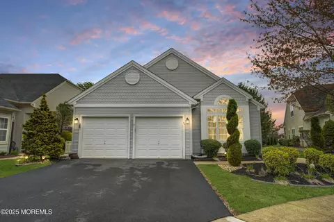 44 Provence Dr, Manchester, NJ 08759