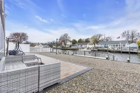 809 Leeward Dr, Forked River, NJ 08731 photo 3