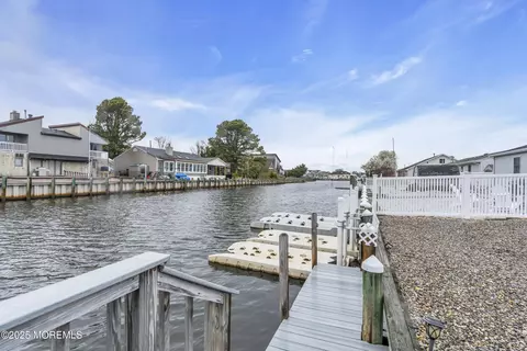 809 Leeward Dr, Forked River, NJ 08731 photo 2