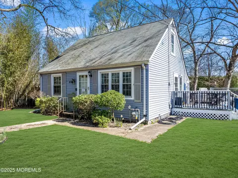 438 Shady Ln, Howell, NJ 07731