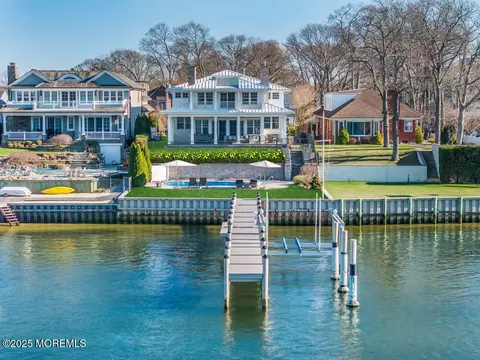 1117 Bradford Dr, Point Pleasant, NJ 08742