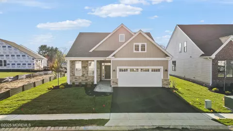 118 Wisteria Ct, Freehold, NJ 07728