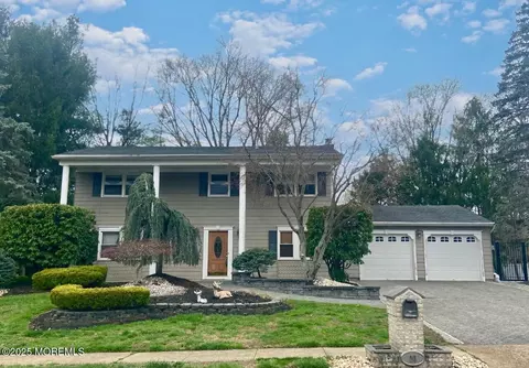 20 Alberta Dr, Marlboro, NJ 07746