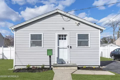350 Shadynook St, Keyport, NJ 07735
