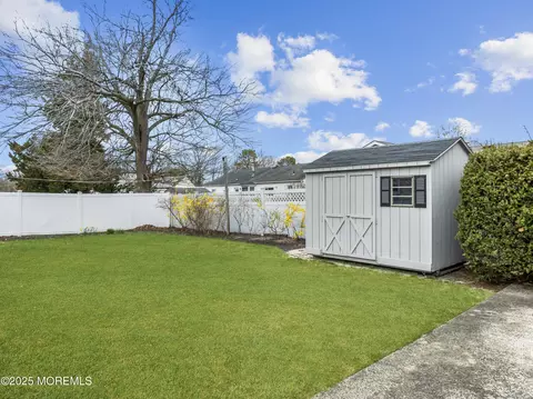 Exterior - 107 Arrowhead Park Dr, Brick, NJ 08724 photo 6 of 6