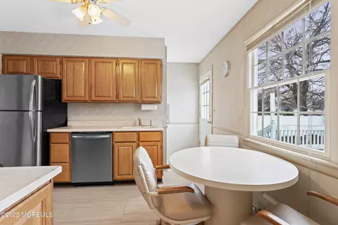 Kitchen - 107 Arrowhead Park Dr, Brick, NJ 08724 photo 2 of 4