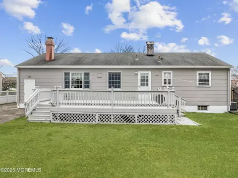 Exterior - 107 Arrowhead Park Dr, Brick, NJ 08724 photo 5 of 6