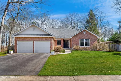 53 Maxim Dr, Forked River, NJ 08731
