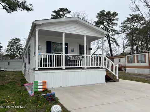 32 Beaver Ave, Whiting, NJ 08759