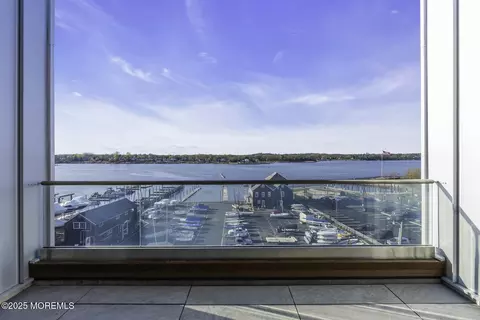 4 Boat Club Ct #PH 3C, Red Bank, NJ 07701