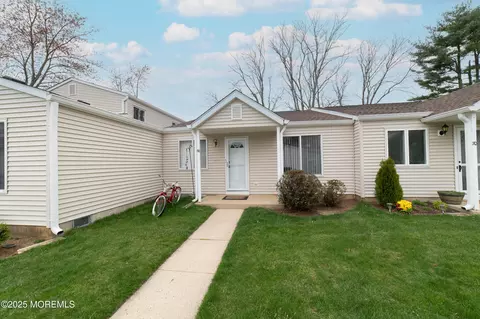 68 Greenwood Dr, Freehold, NJ 07728