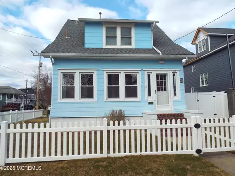 518 13th Ave, Belmar, NJ 07719