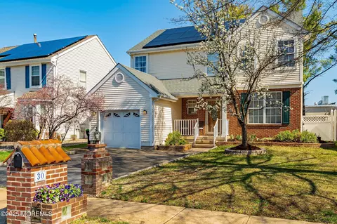 30 Ashleigh Dr, Hazlet, NJ 07730