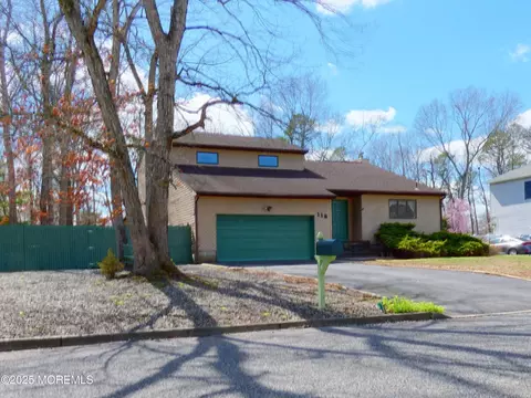 112 Heatherington Ct, Lanoka Harbor, NJ 08734