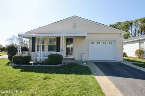 193 Orlando Blvd, Toms River, NJ 08757