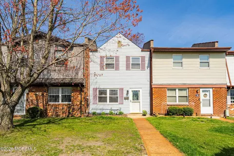 78 Greenwood Loop Rd, Brick, NJ 08724