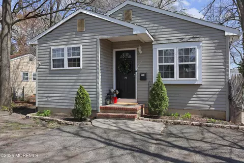 240 Atlantic Ave, Middletown, NJ 07748