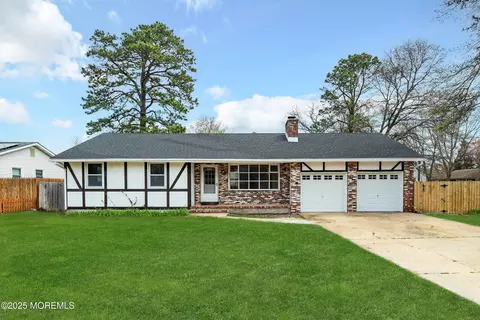 1100 Southampton Blvd, Toms River, NJ 08757