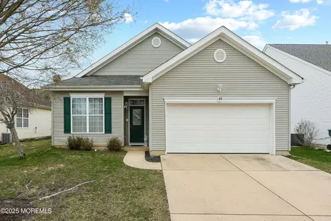 44 Ivy Creek Dr, Little Egg Harbor, NJ 08087