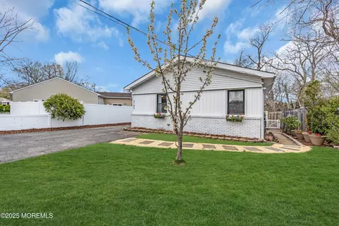3105 Herbertsville Rd, Point Pleasant, NJ 08742