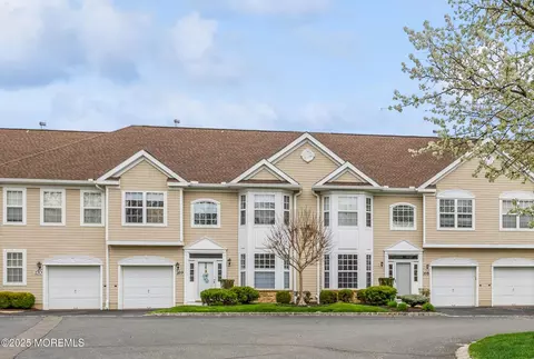 169 Shinnecock Dr, Manalapan, NJ 07726