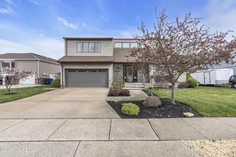 281 Jill Ct, Toms River, NJ 08753