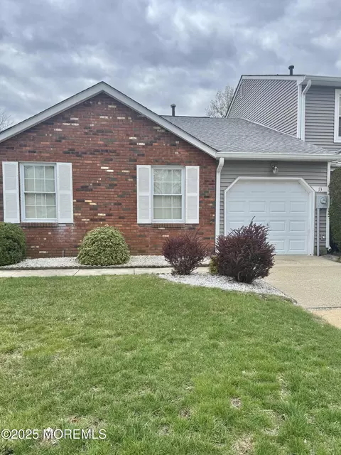 13 Birch Ln, Eatontown, NJ 07724