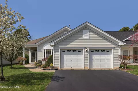 14 Sunlight Springs Rd, Lakewood, NJ 08701
