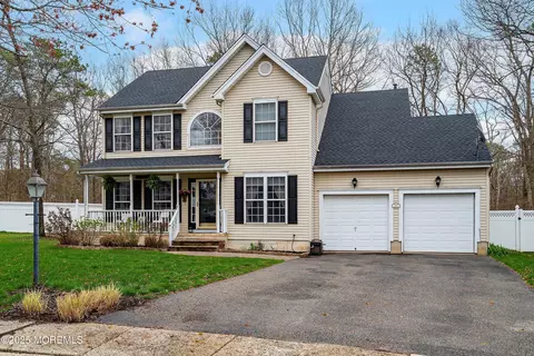201 Lazy Oak Ln, Manahawkin, NJ 08050