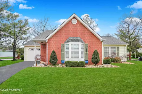 13 Gatley Close #1000, Freehold, NJ 07728