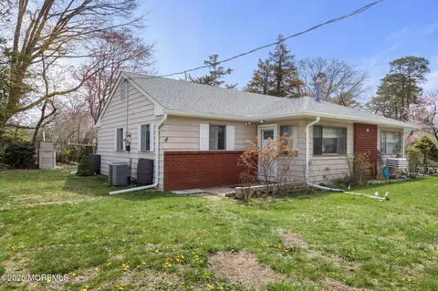14 S Heron St # B, Manchester, NJ 08759