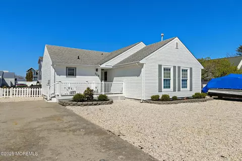 113 Alan Dr, Manahawkin, NJ 08050