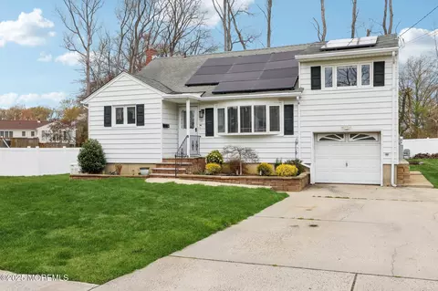 11 Barbara Ter, Middletown, NJ 07748
