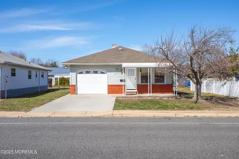 565 Jamaica Blvd, Toms River, NJ 08757