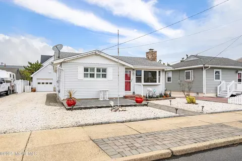 120 13th Ave, Seaside Park, NJ 08752