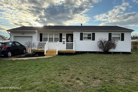 444 E Pennington Dr, Westampton, NJ 08060