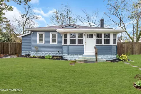 6 Beachwood Blvd, Beachwood, NJ 08722