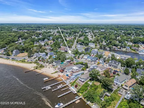 1403 Summit Ave, Toms River, NJ 08753